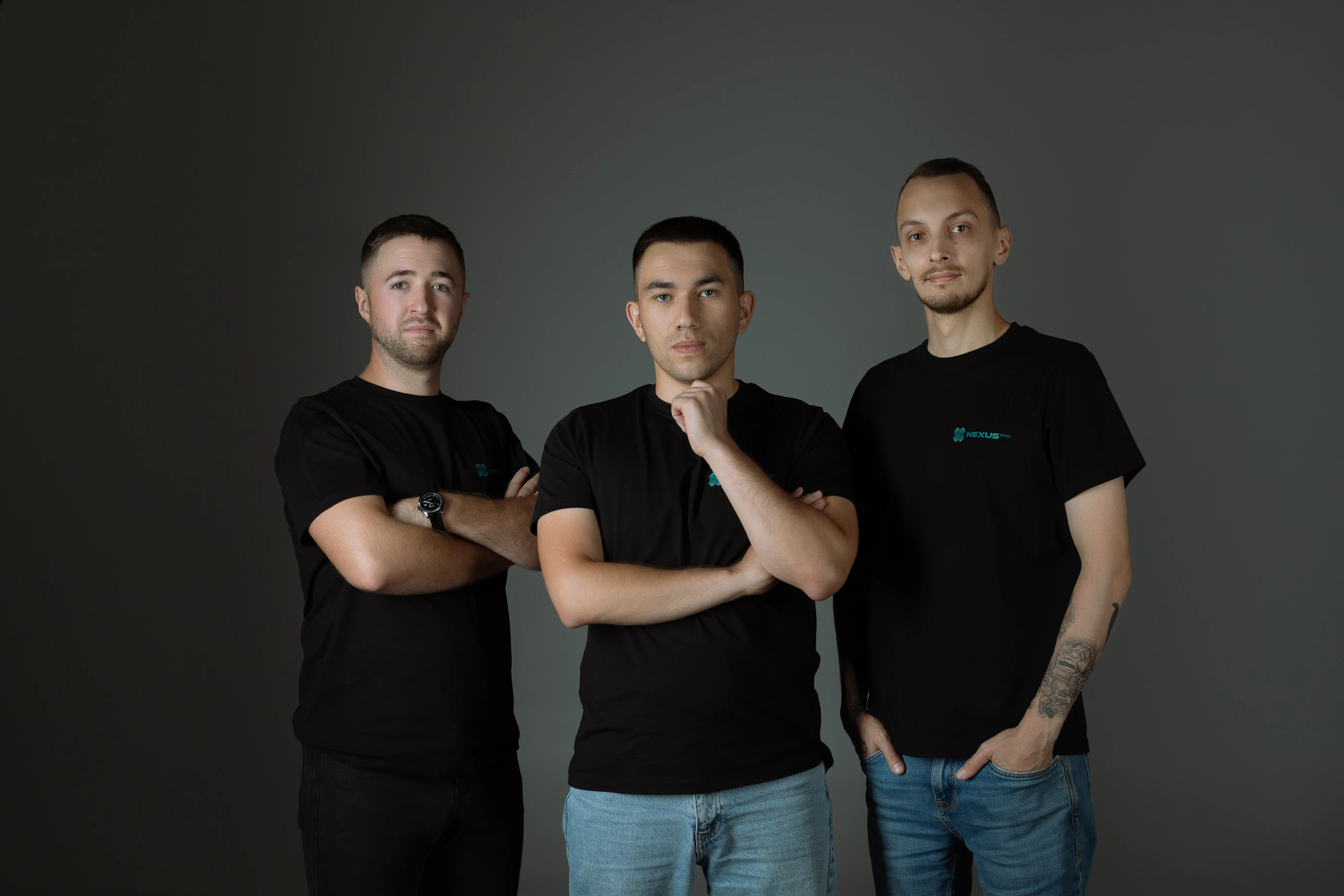 Магомед Махамашев — основатель Nexus Pro, в чёрной футболке
